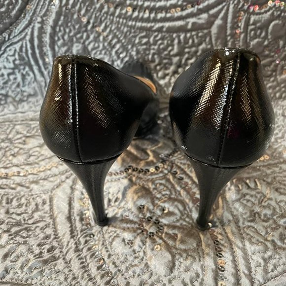 $950 Sz 7 Prada Women Patent Leather Black Platform Pumps (US 7) 4" heel - Picture 3 of 8
